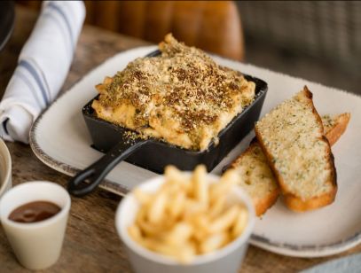 Castle Kitchen + Bar | food 