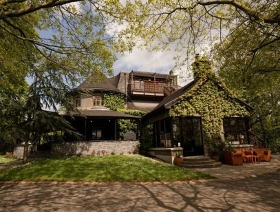 Red Oaks Residence