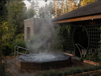 Beltane Hot Tub | The Riverside Garden 
