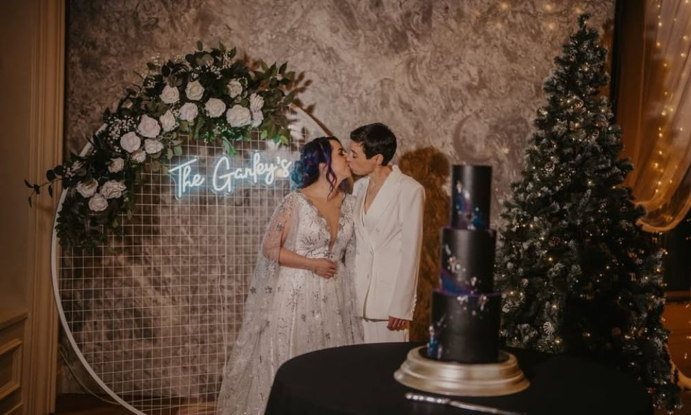 ali___sarah_cake_1.jpg ( Ali & Sarah Cake) ali sarah cake 1