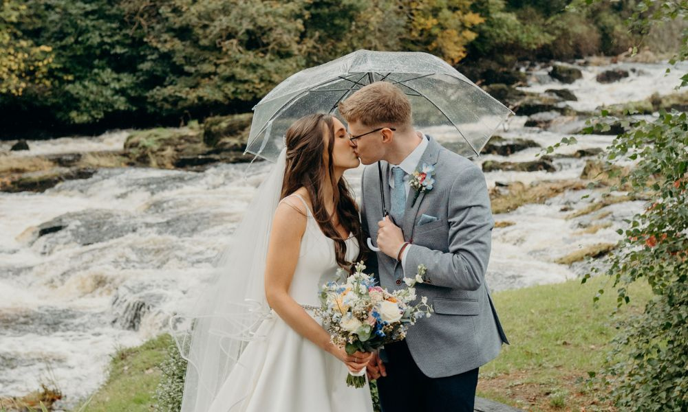 ben___emma_umberella.jpg ( Ben & Emma Umberella) ben emma umberella